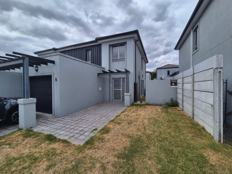 To Let 3 Bedroom Property for Rent in Langeberg Heights Western Cape
